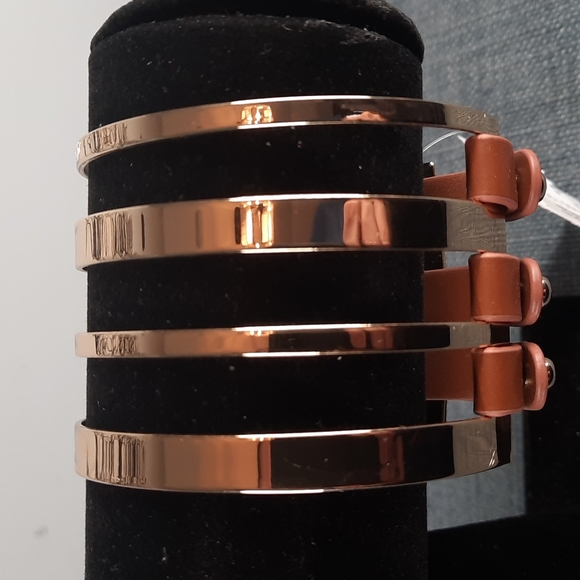 Fun Brown Leather Strap Button Closure Cuff Bracelet Gold Metal Bands - Picture 2 of 7